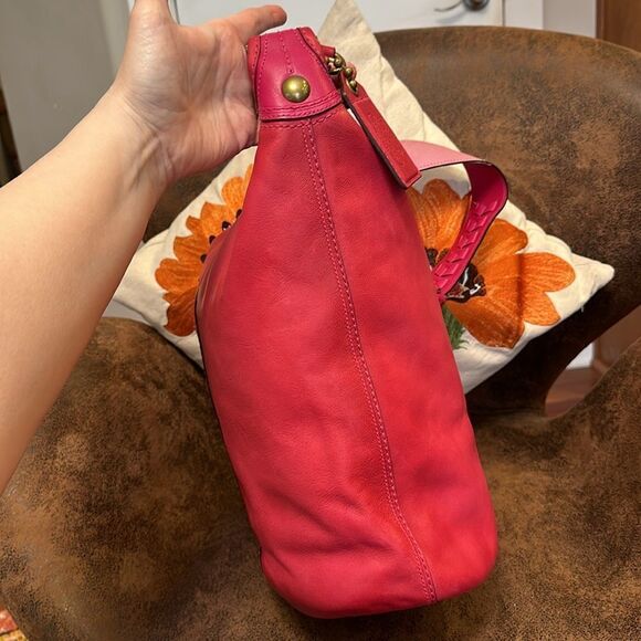 COACH BLEECKER XL HOBO 11423 BURNISHED LEATHER BRASS BUCKLE HANGTAG FUSCIA LNC! - Picture 6 of 17